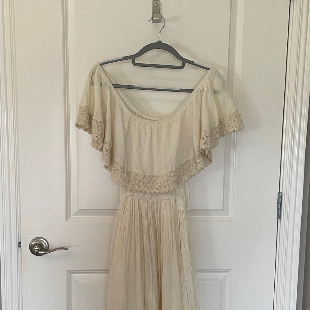 Hand Made in Thailand Cream Lace-Trimmed Wedding Dress —